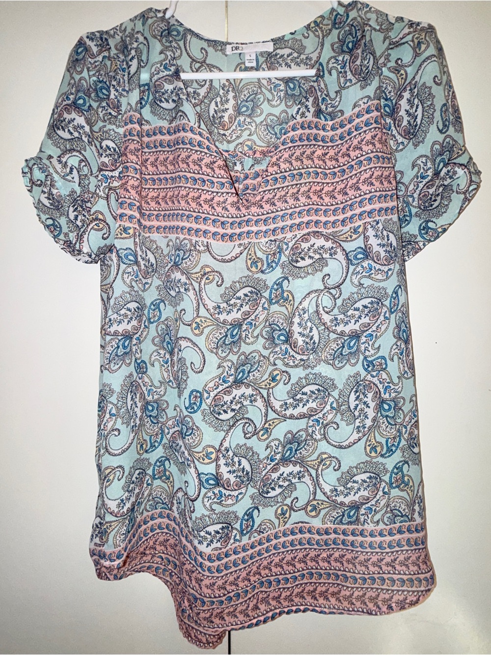 DR2 Mint and Blush Paisley V-Neck Blouse